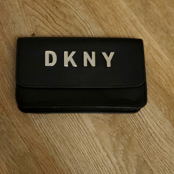 DKNY belt bag without the belt - Picture 2 of 5